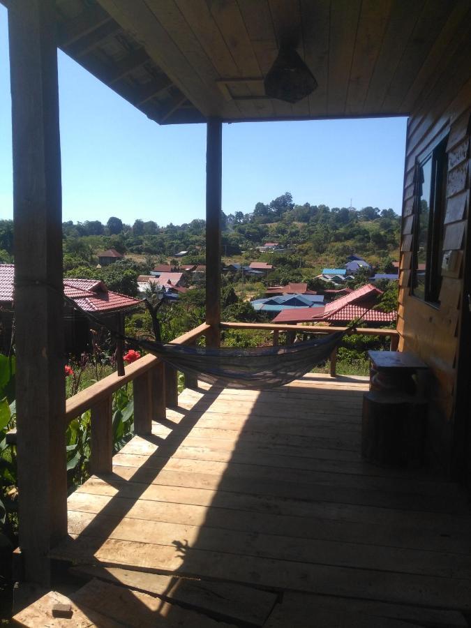 Happy Bungalow & Trekking Banlung Ngoại thất bức ảnh